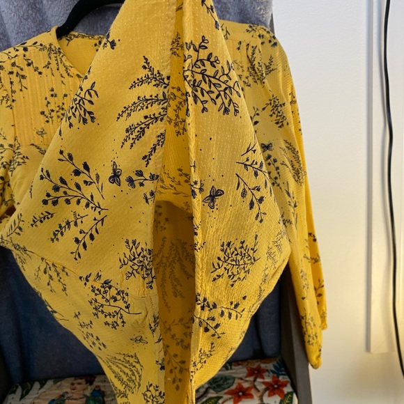 Marigold peasant shirt from Reitmans - Picture 6 of 11